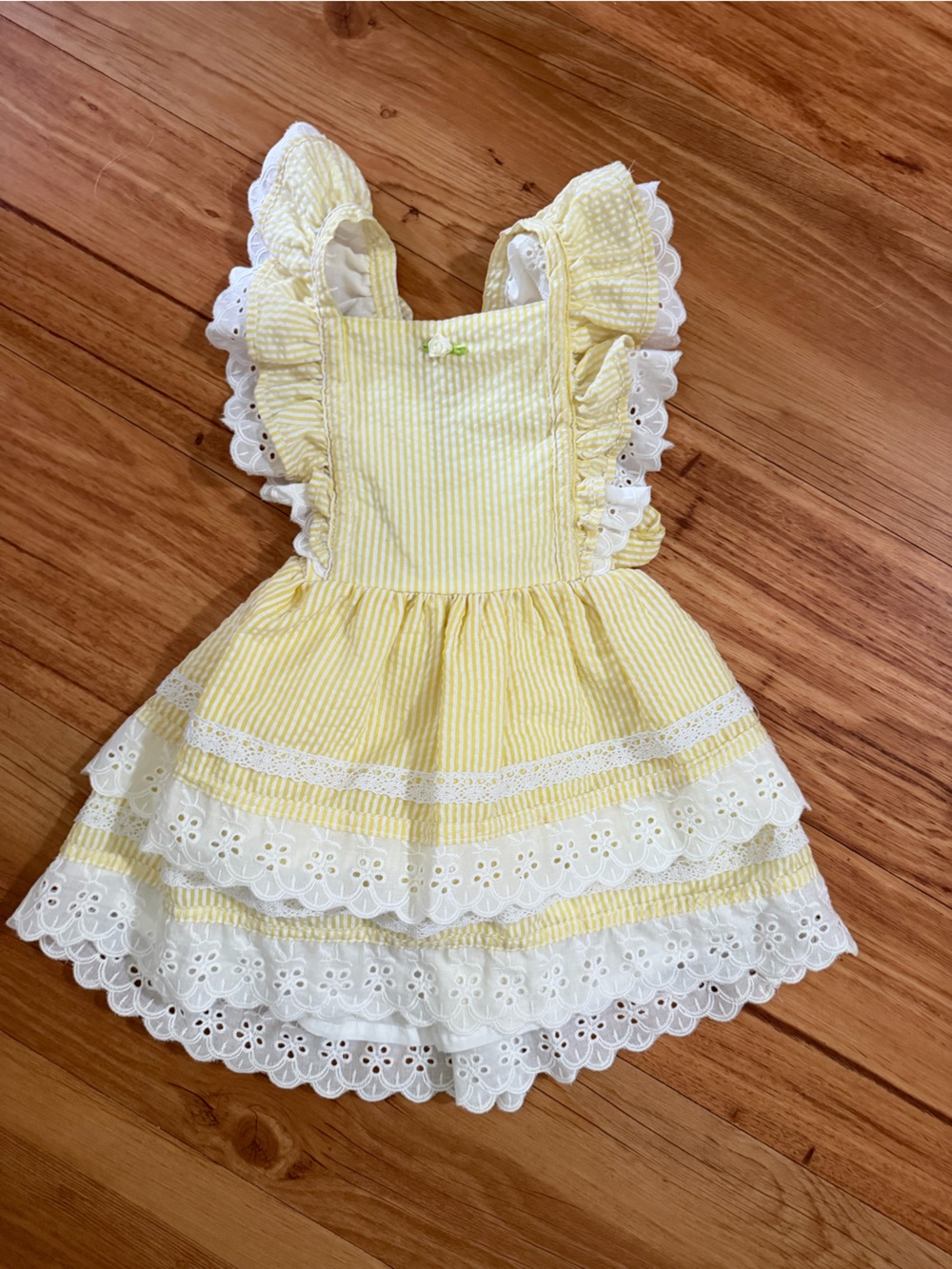 Yellow bums and roses spring/easter dress size 5/6